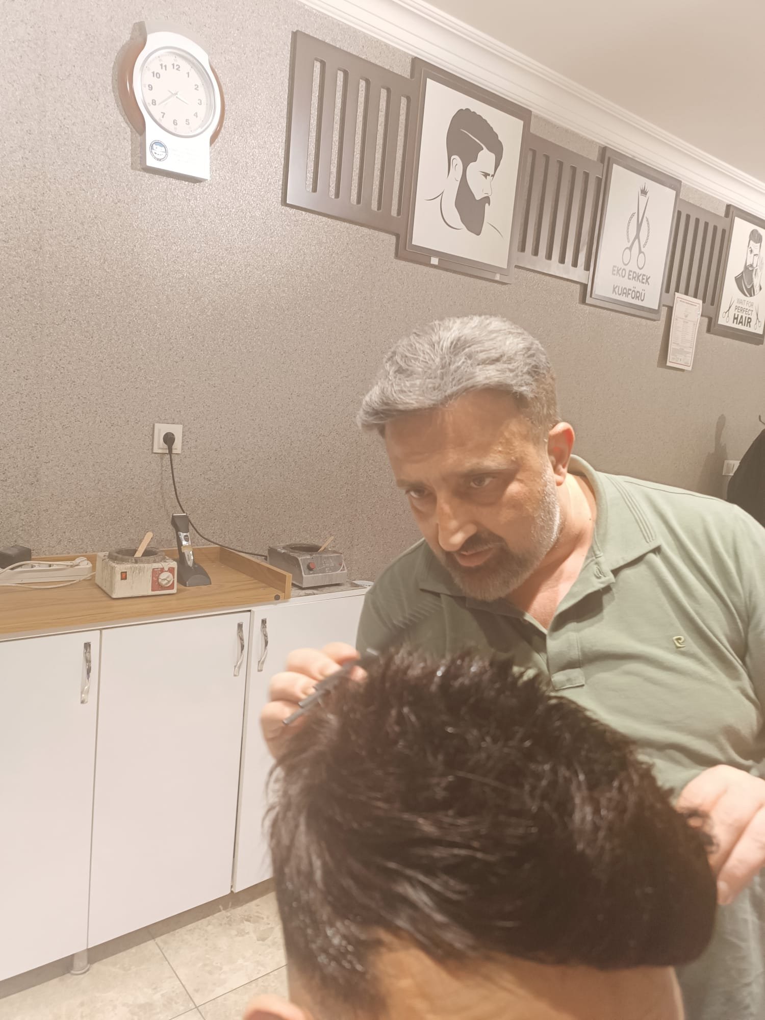 Eko Hair berber atölyesi — protez saç uygulama